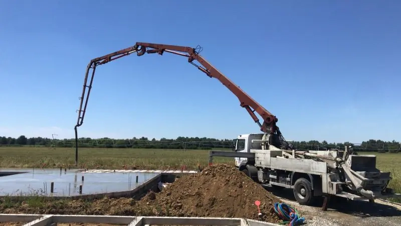 Location de pompe à béton 24m et 36m dans la région de Toulouse